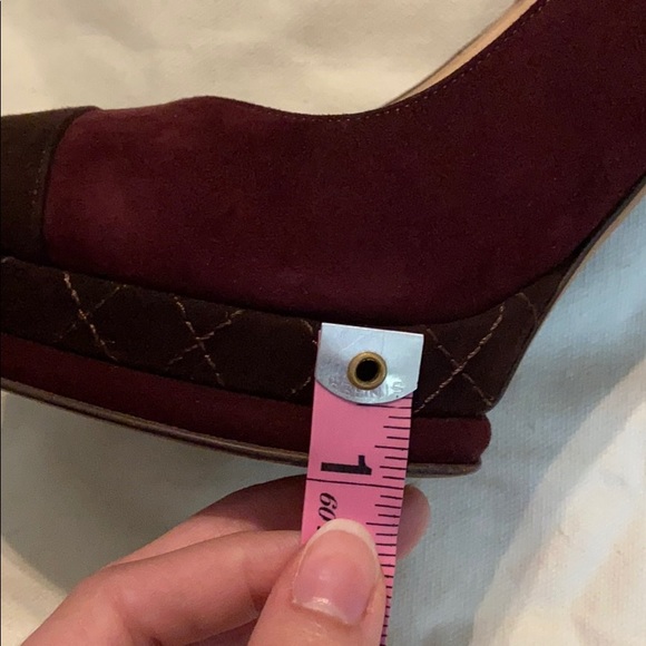 🎁🥂HP🥂🎁 Chanel Burgundy Suede Cap Toe Heels - Picture 12 of 12